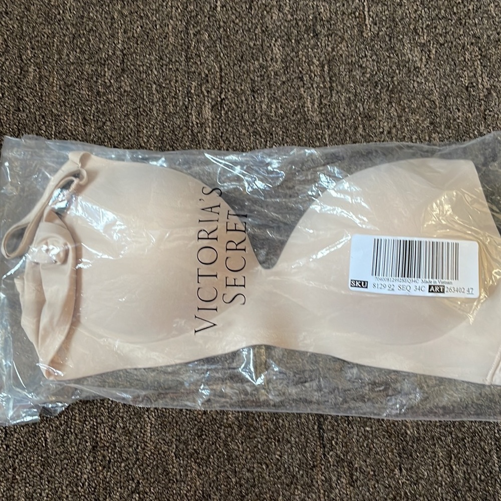 BNWT Victoria’s Secret padded No wire bra size 34C